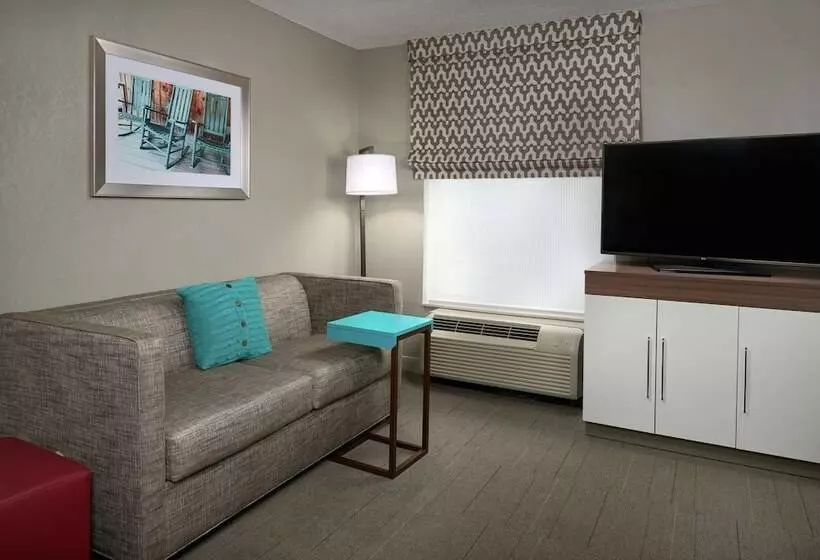 スタンダードスタジオ, Hampton Inn & Suites Oxfordanniston