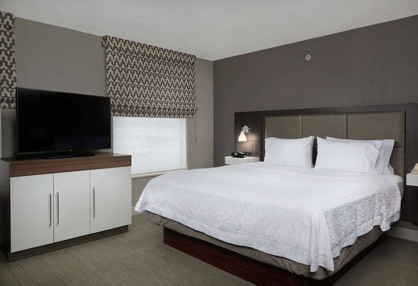 استودیوی استاندارد, Hampton Inn & Suites Oxfordanniston