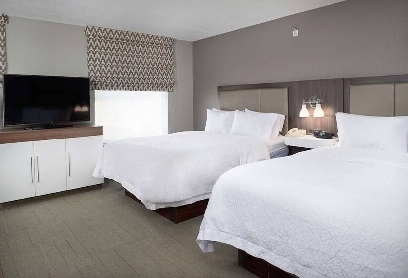 استودیوی استاندارد, Hampton Inn & Suites Oxfordanniston