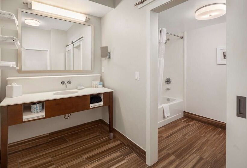 デラックススイート, Hampton Inn & Suites Seattlenorth/lynnwood