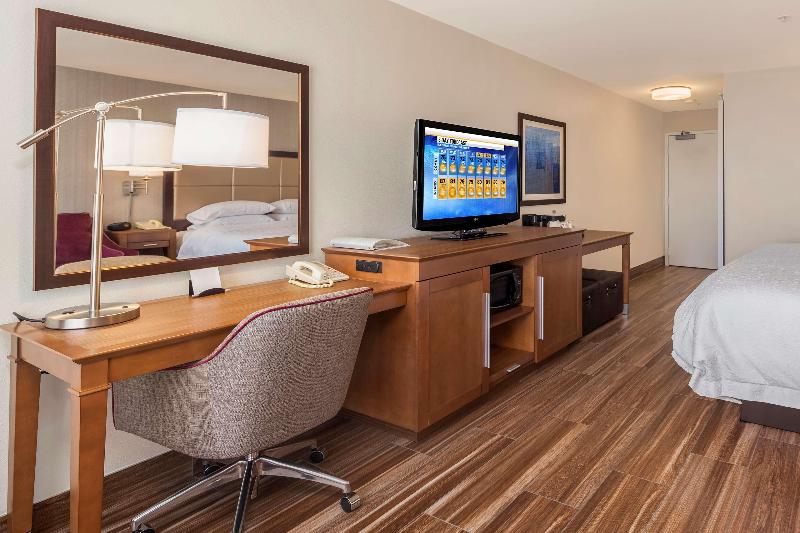 身障者適用キングサイズベッドルーム, Hampton Inn & Suites Seattlenorth/lynnwood