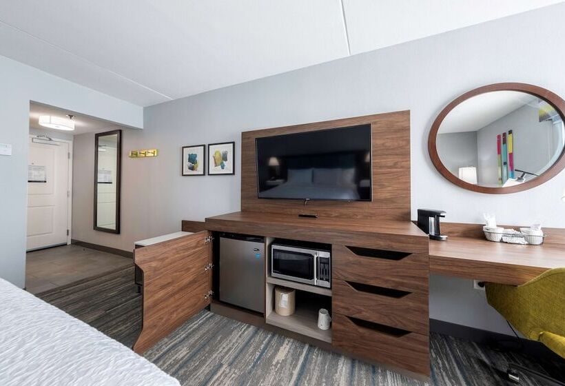 جناح, Hampton Inn Swedesboro Philadelphia