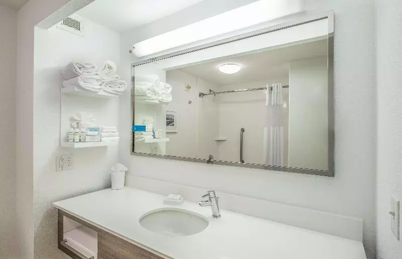 キングサイドベッドのスタンダードワンルーム, Hampton Inn Waterville
