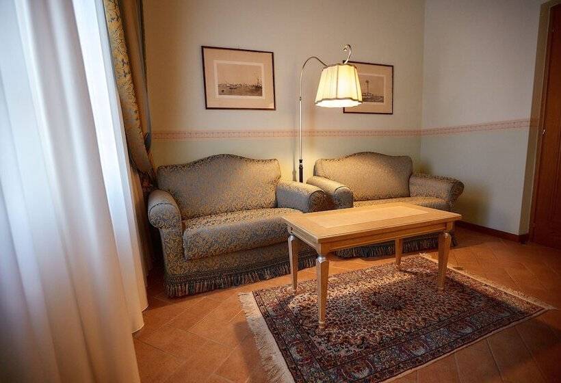 جناح, Villa Il Patriarca