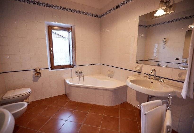 جناح, Villa Il Patriarca