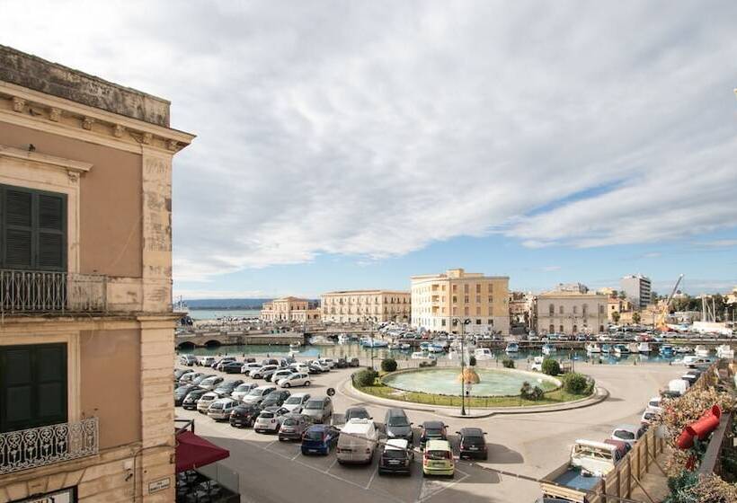 Triple Room Sea View, Posta