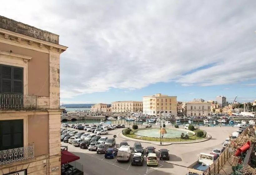 Triple Room Sea View, Posta