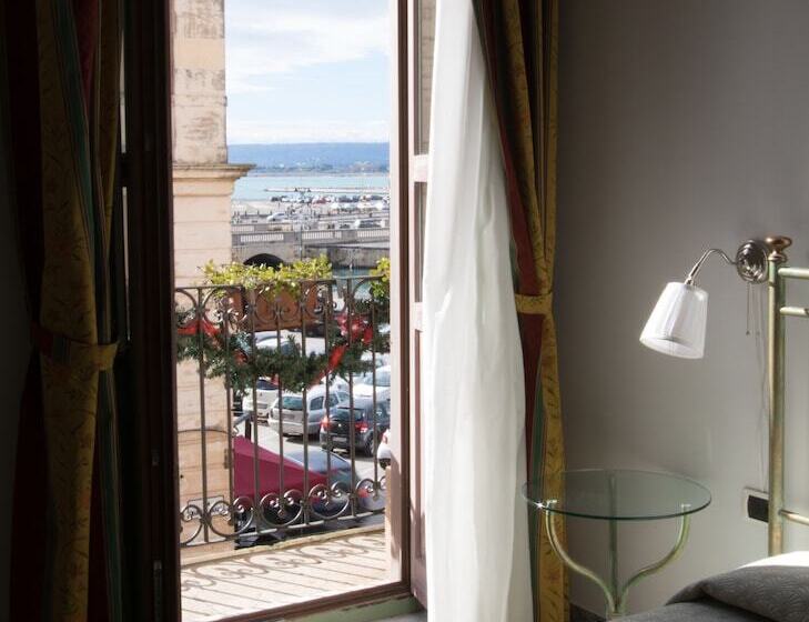 Triple Room Sea View, Posta