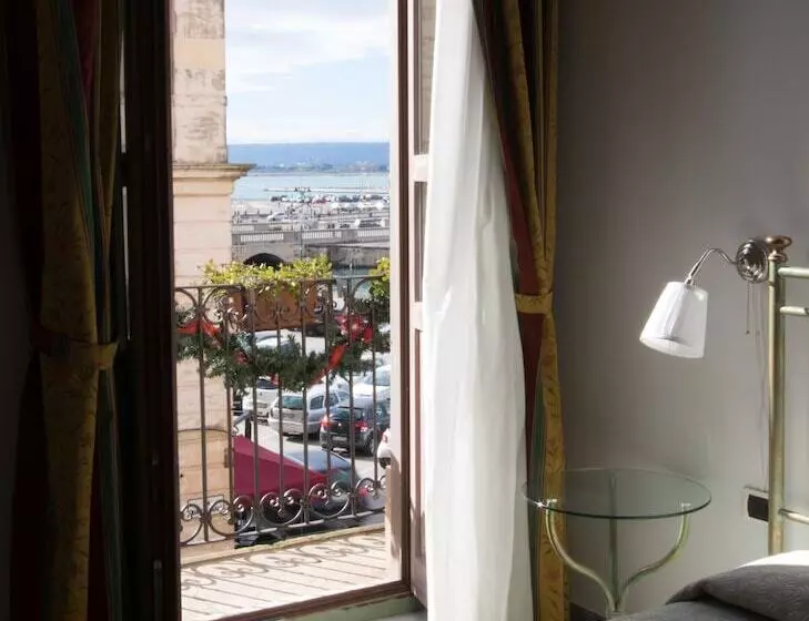 Triple Room Sea View, Posta
