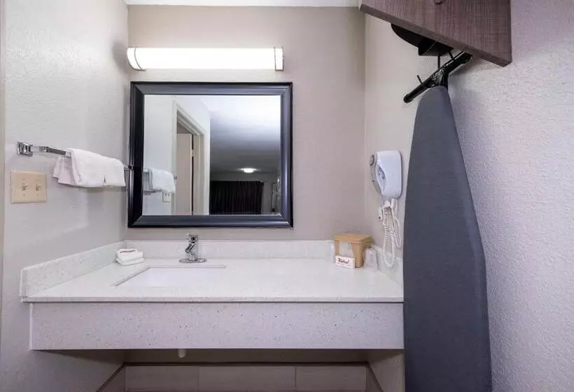 キングサイズベッドのデラックスルーム, Red Roof Inn Bay Minette