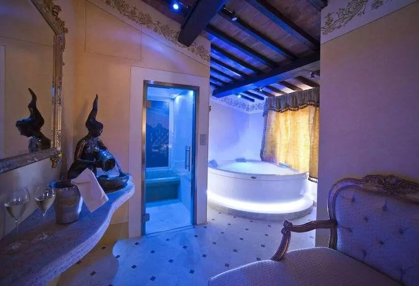 Deluxe-sviitti, Relais La Corte Dei Papi
