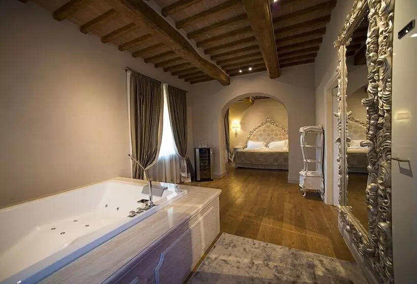 Deluxe-sviitti, Relais La Corte Dei Papi