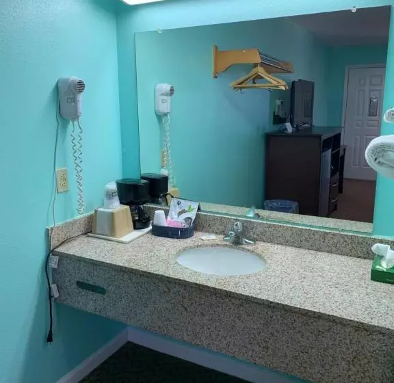 ２ダブルベッドのスタンダードルーム, Scottish Inn  Clanton