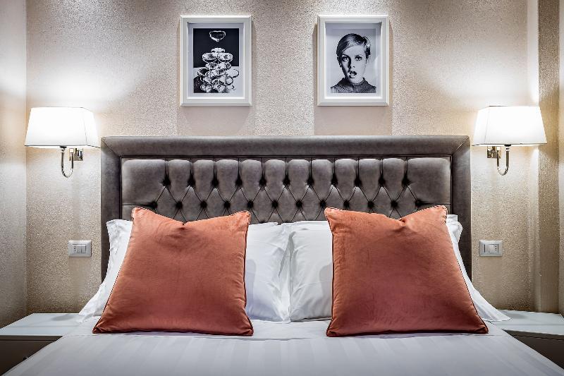 اتاق اکونومی, Ungherese Small Luxury