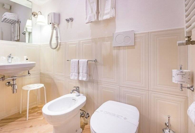 اتاق استاندارد, Ungherese Small Luxury