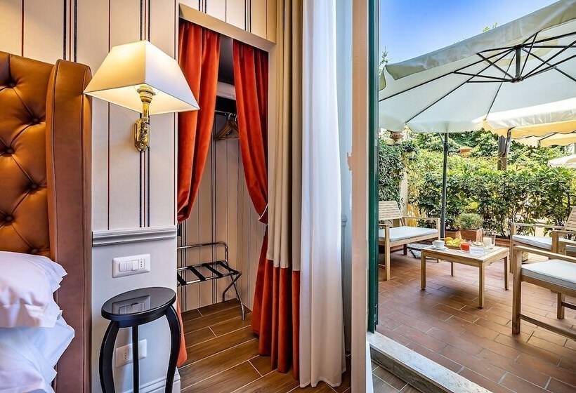 اتاق عادی, Ungherese Small Luxury