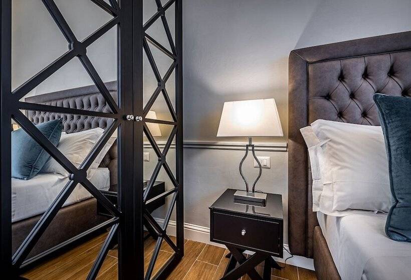 اتاق اکونومی, Ungherese Small Luxury