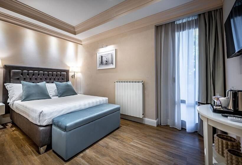 اتاق عادی, Ungherese Small Luxury