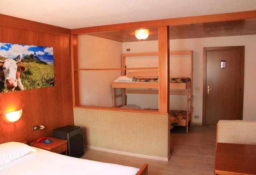 חדר סטנדרט לארבעה, Villaggio Nevada