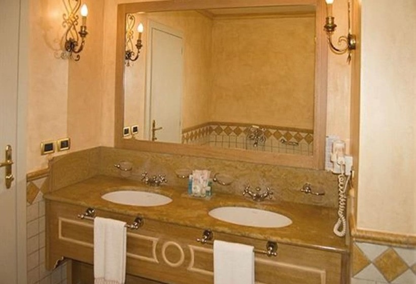 Люкс Сеньор, Vip S Motel Luxury Accommodation & Spa