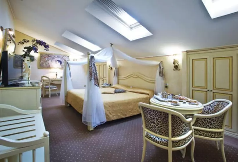 シニアスイート, Vip S Motel Luxury Accommodation & Spa