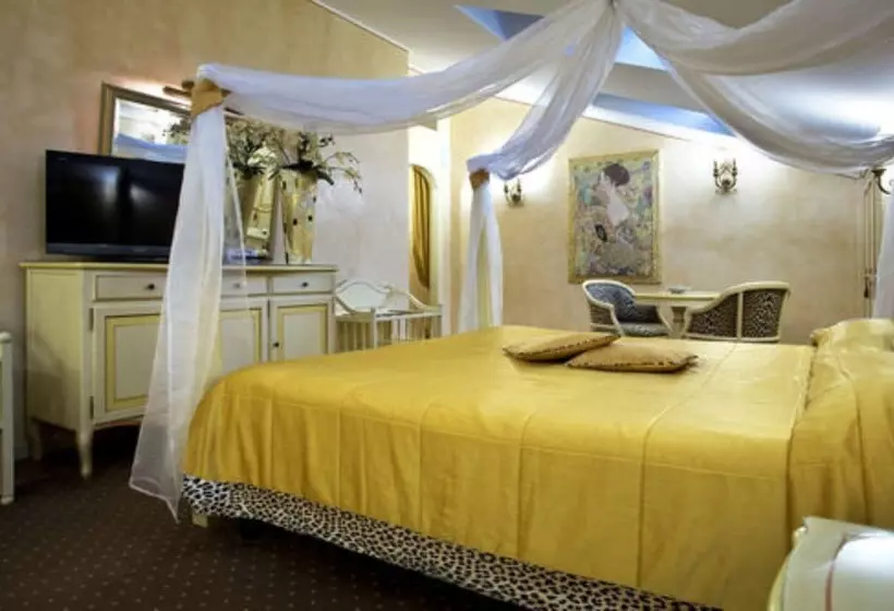 シニアスイート, Vip S Motel Luxury Accommodation & Spa