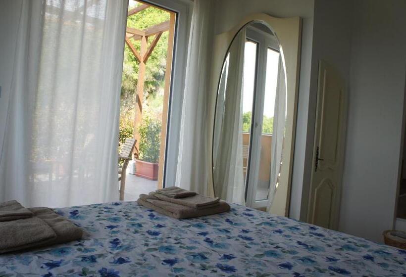 חדר סטנדרט לארבעה, Agriturismo Zenestrin