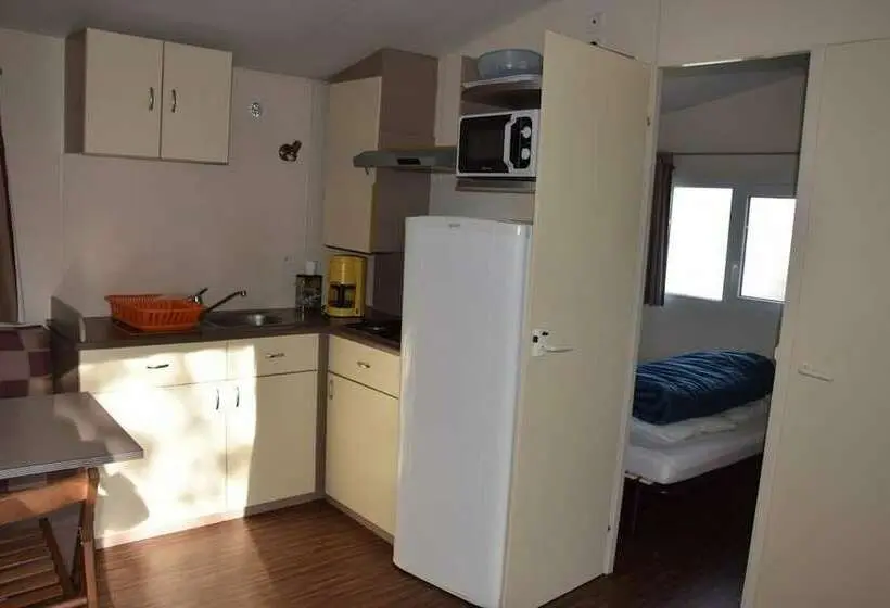 2ベッドルームハウス, Camping Parc Du Charouzech