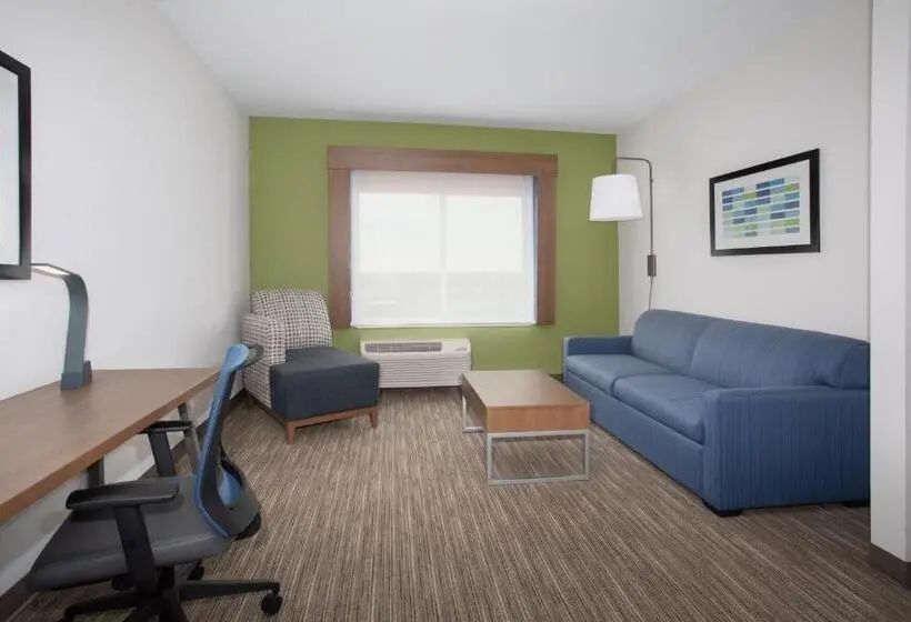 キングサイズベッドのスイートルーム, Holiday Inn Express & Suites   Goodland I 70, An Ihg