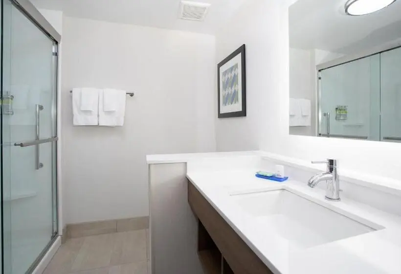 キングサイズベッドのスイートルーム, Holiday Inn Express & Suites   Goodland I 70, An Ihg