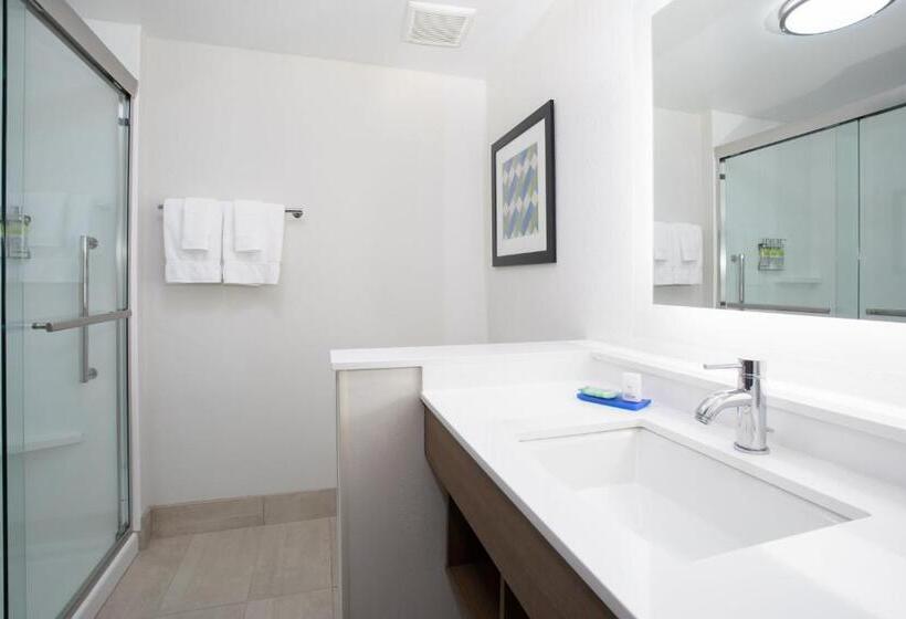 Номер Стандарт Кровать Кинг Адаптированный для Инвалидов, Holiday Inn Express & Suites Goodland I 70, An Ihg