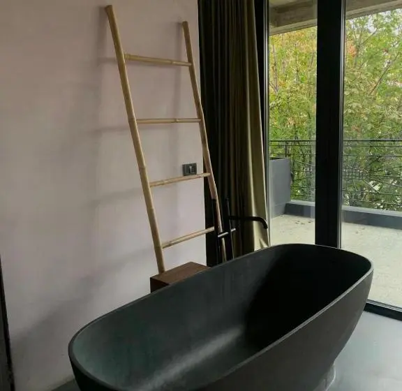 سوئیت پرزیدنت, In Gallery Hotel & Spa