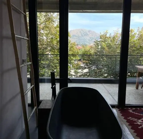 سوئیت پرزیدنت, In Gallery Hotel & Spa