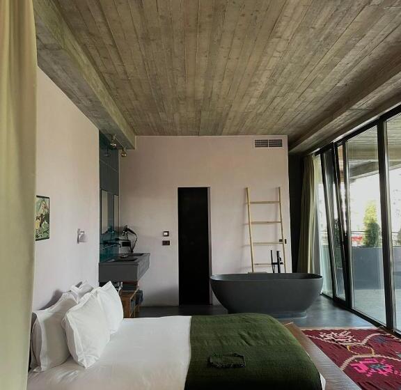 סוויטה נשיאותית, In Gallery Hotel & Spa