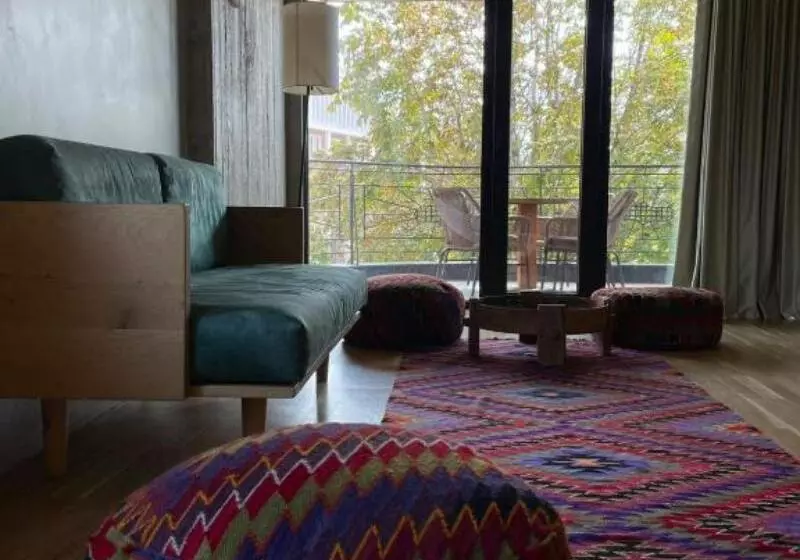 سوییت لوکس, In Gallery Hotel & Spa