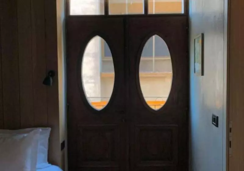 اتاق ساده سه‌ نفره, In Gallery Hotel & Spa