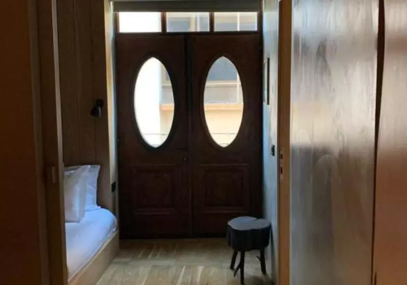 اتاق ساده سه‌ نفره, In Gallery Hotel & Spa