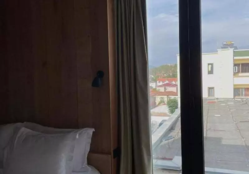 اتاق استاندارد سه نفره, In Gallery Hotel & Spa