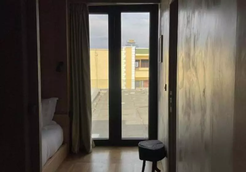 اتاق استاندارد سه نفره, In Gallery Hotel & Spa