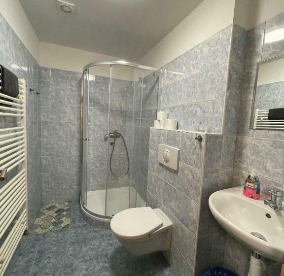 Апартаменты 1 Спальня, četnická Stanice Hluboká