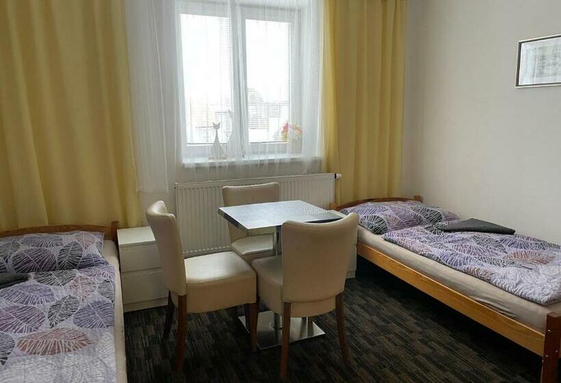 Апартаменты 1 Спальня, četnická Stanice Hluboká