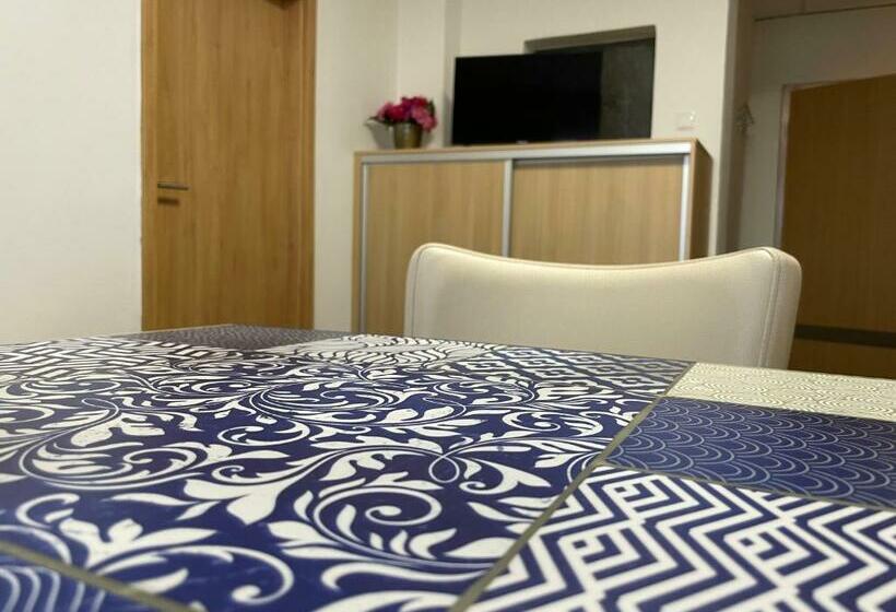 Апартаменты 1 Спальня, četnická Stanice Hluboká