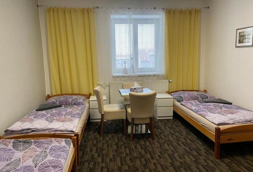 Апартаменты 1 Спальня, četnická Stanice Hluboká