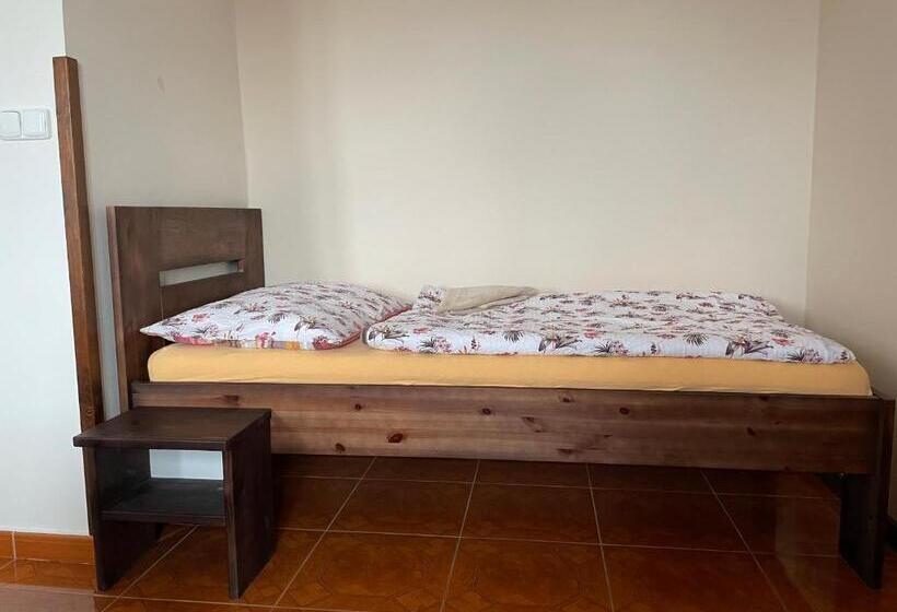 Апартаменты 1 Спальня, četnická Stanice Hluboká