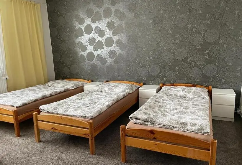スタンダード４人部屋, četnická Stanice Hluboká