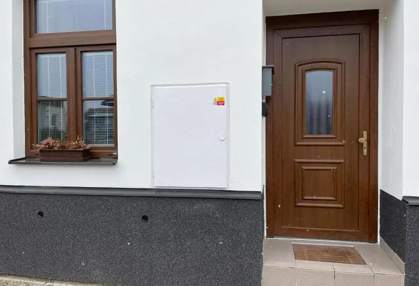 スタンダードルーム, četnická Stanice Hluboká