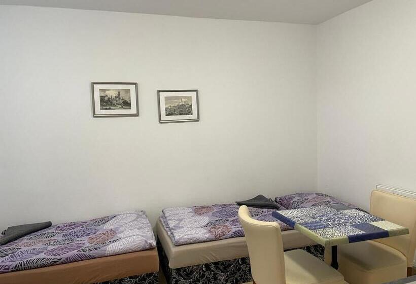 Номер Стандарт, četnická Stanice Hluboká