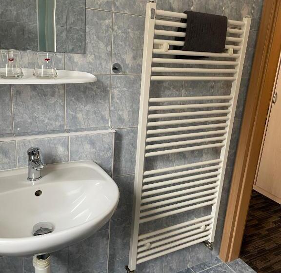 Номер Стандарт Трехместный, četnická Stanice Hluboká