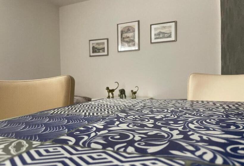 Номер Стандарт Трехместный, četnická Stanice Hluboká