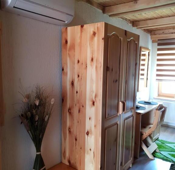 اتاق استاندارد سه نفره, Guest House Plitvice Waterfall